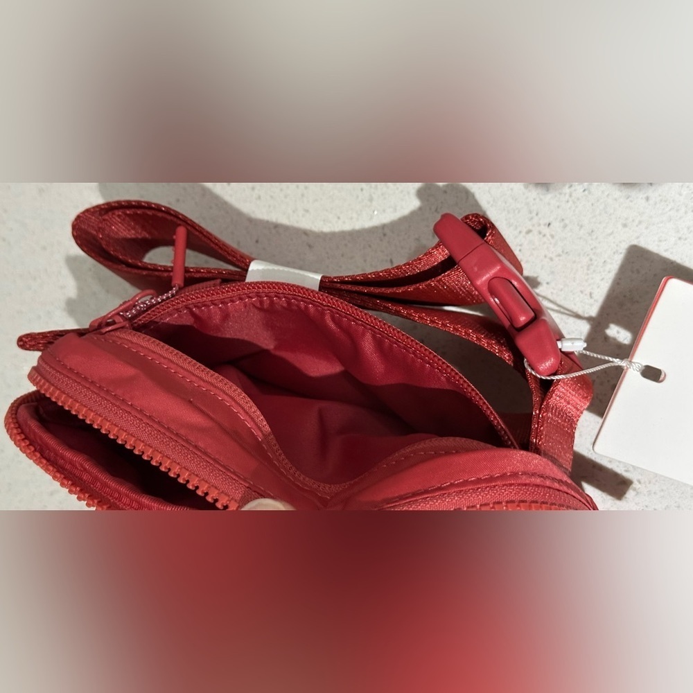 ✨NWT✨ Lululemon: Future Legacy Everywhere Belt Bag Mini - Picture 5 of 10